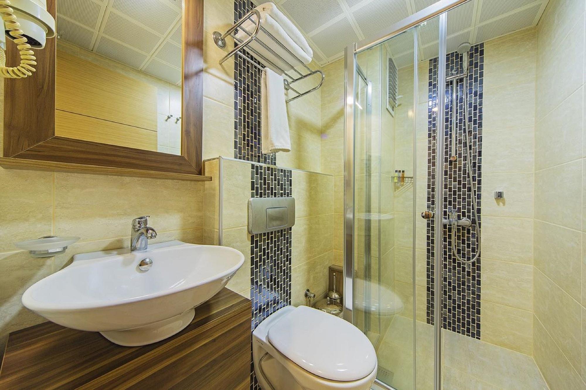 Pera Arya Hotel Istanbul Bagian luar foto