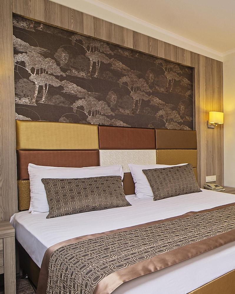 Pera Arya Hotel Istanbul Bagian luar foto
